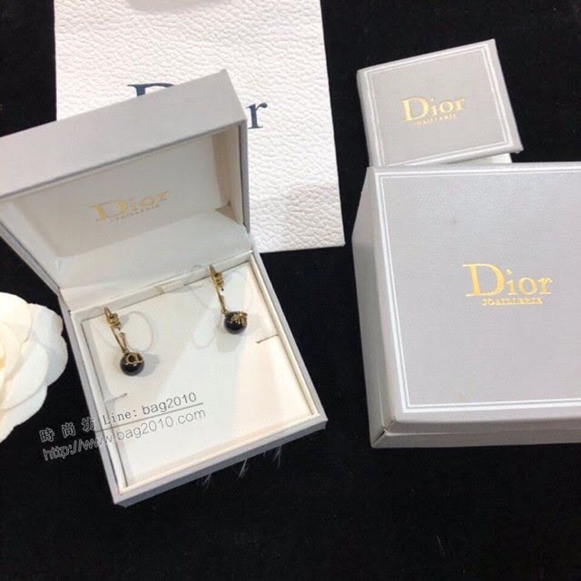 Dior飾品 迪奧經典熱銷款星星CD耳釘  zgd1037